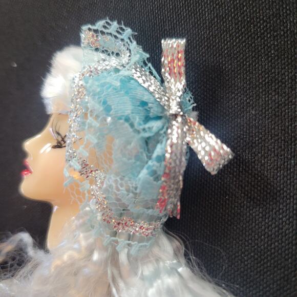 Glamour Lady Head Brooch Face Lot of 3 Blue Red White Silver With Gift Boxes - Picture 13 of 16